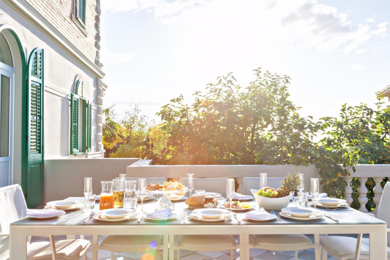 Deluxe Beachfront Apartment Klara, Lovran Exteriér fotografie